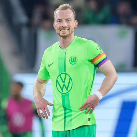 Arnold fährt Reporter an: „Verteidigen Sie mal Xavi dahinten“