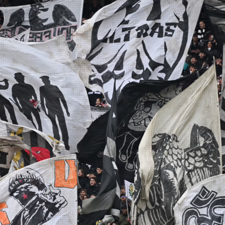 Eintracht-Präsident kritisiert eigene Fans: „Diese Dinge machen mich wütend“ 