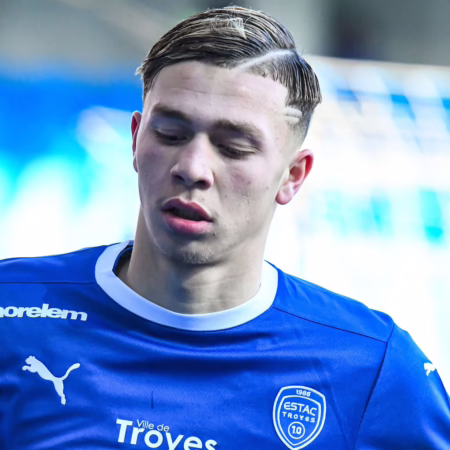 Aus dem Überangebot wird ein Notstand: Wolfsburg buhlt um Flügelmann Detourbet 