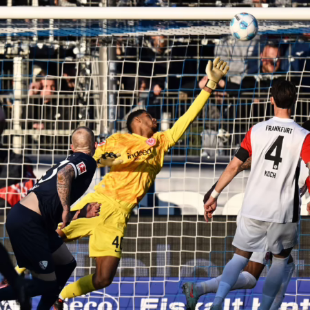 Kaua Santos kehrt ins Tor zurück – Toppmöller lobt Ebnoutalib in höchsten Tönen 