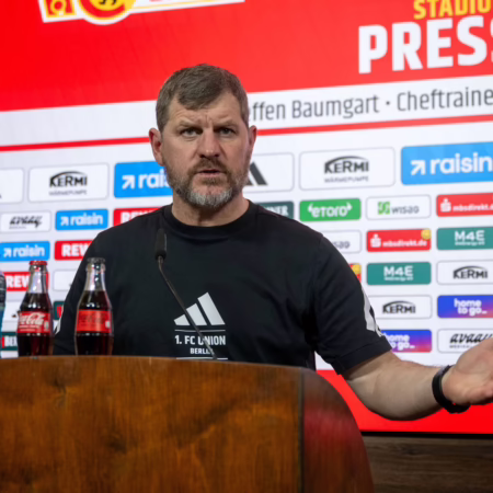 Baumgart zu möglicher Favoritenrolle: „Ich sehe Gladbach auf einer Stufe mit uns“ 