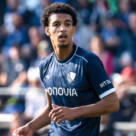 Nächstes Talent aus dem Future Team: Bayer bindet Onyeka bis 2032 