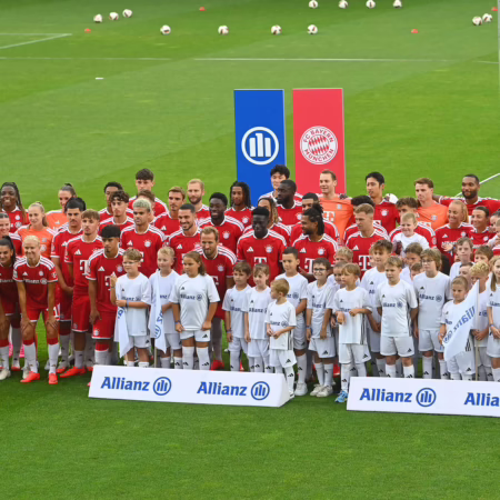 Saibari macht Lust auf mehr, Musiala fehlt: Bayern präsentiert seine Teams 