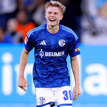 Schalke verlängert mit Vozar: „Wunderschönes Beispiel“ 