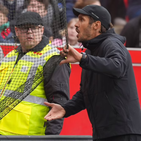 Nach Tennisball-Protest: Schuster kritisiert Freiburger Fans 