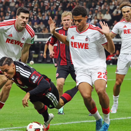 Testphasen im laufenden Betrieb: Köln bastelt an der Defensive 